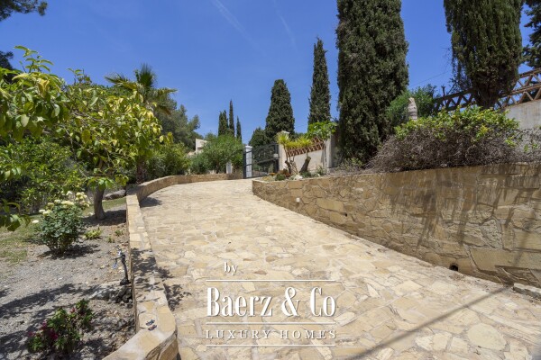 photo 13 Elegant Andalusian-style villa with guest apartments and panoramic views