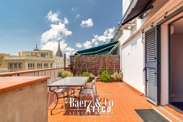 photo 1 Penthouse for sale in Ciutat Vella