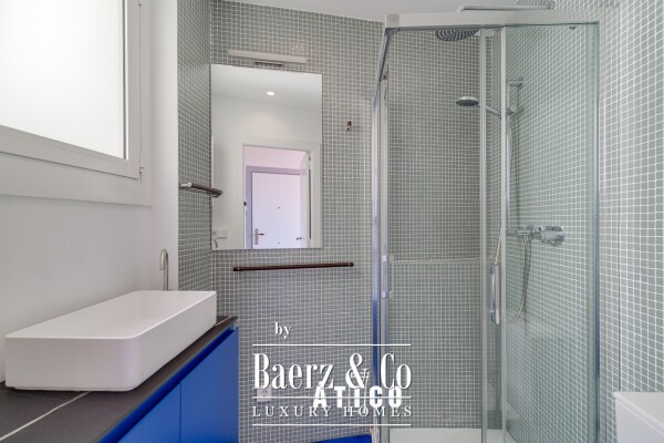 photo 11 Penthouse for sale in Ciutat Vella