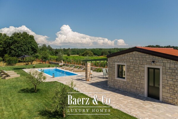 photo 6 Istria, Umag, authentic Istrian stone house 260 m², surrounded by greenery, 1349 m² garden