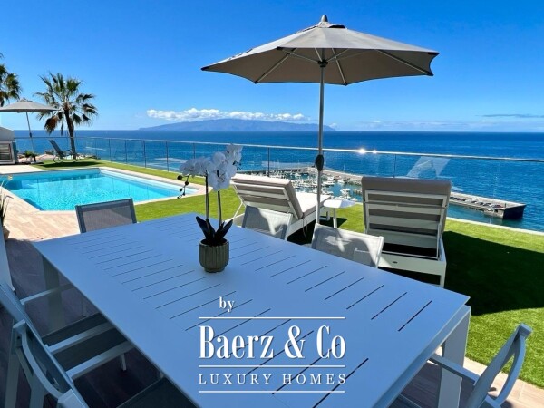 photo 35 Magnificent luxury villa on the seafront