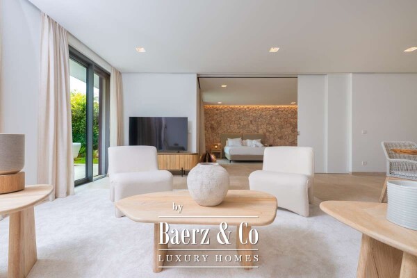 photo 1 Beautiful luxury home in Figueretas, Figueretas