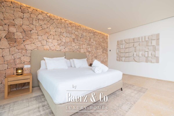 photo 11 Beautiful luxury home in Figueretas, Figueretas