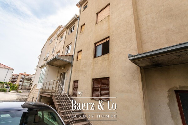 photo 5 Stobreč, a well-built house with 3 apartments, total area of 561 m²